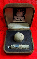 Amulettes anciennes bille sacrée Look Aum et Takut du Wat Lahanraï, le temple du Très Vénérable Luang Phor Tim Issarigo (Phra Kru Pawanapirat).