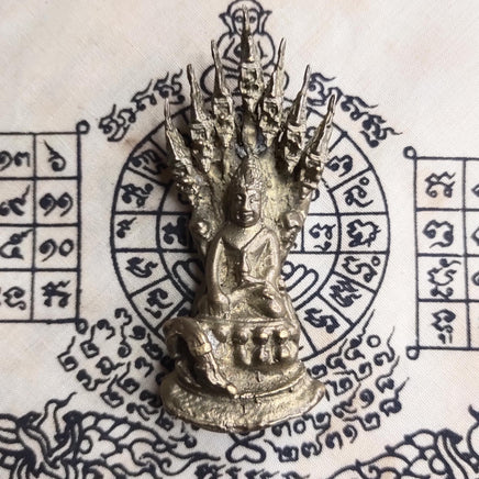 Grande amulette Thaï ancienne du Bouddha Phra Naphok - Wat Bawon Niwet