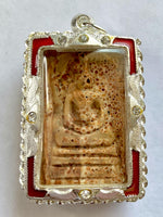 Amulette Bouddhiste Phra Somdej en Pierre Relique Hin Phratat Sacré de Khao Sam Roi Yot. # 420