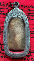 Amulette ancienne en terre cuite du Bouddha Phra Rod - Wat Mahawan. # 379